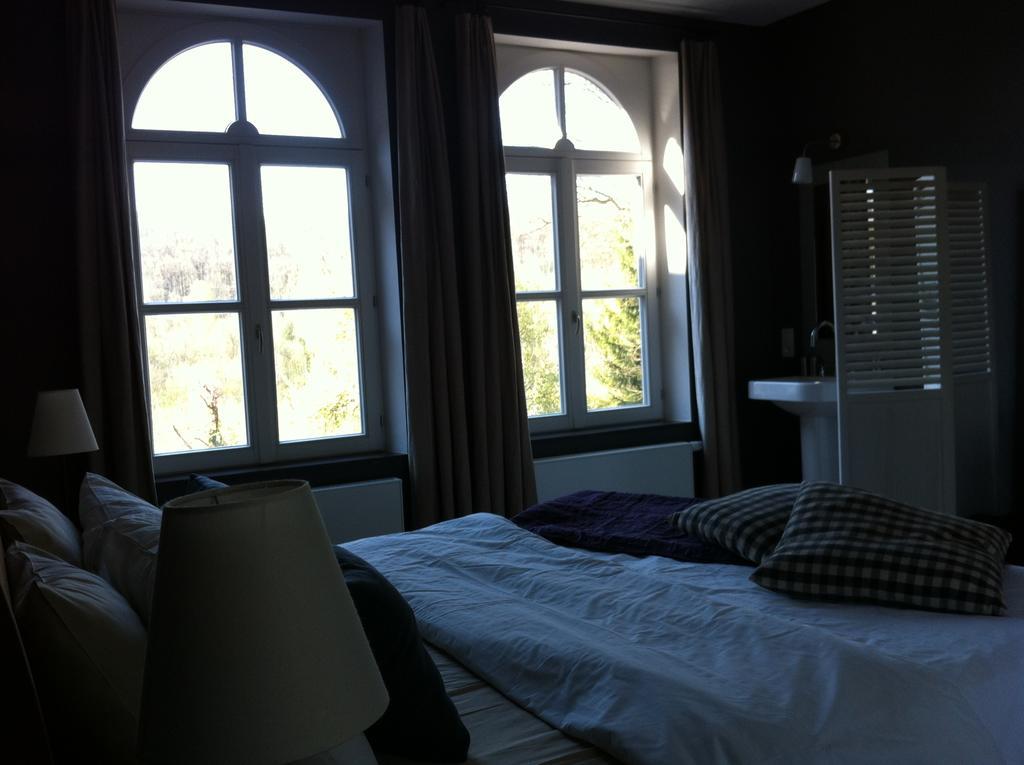 B&B Les Dependances Namur Ruang foto